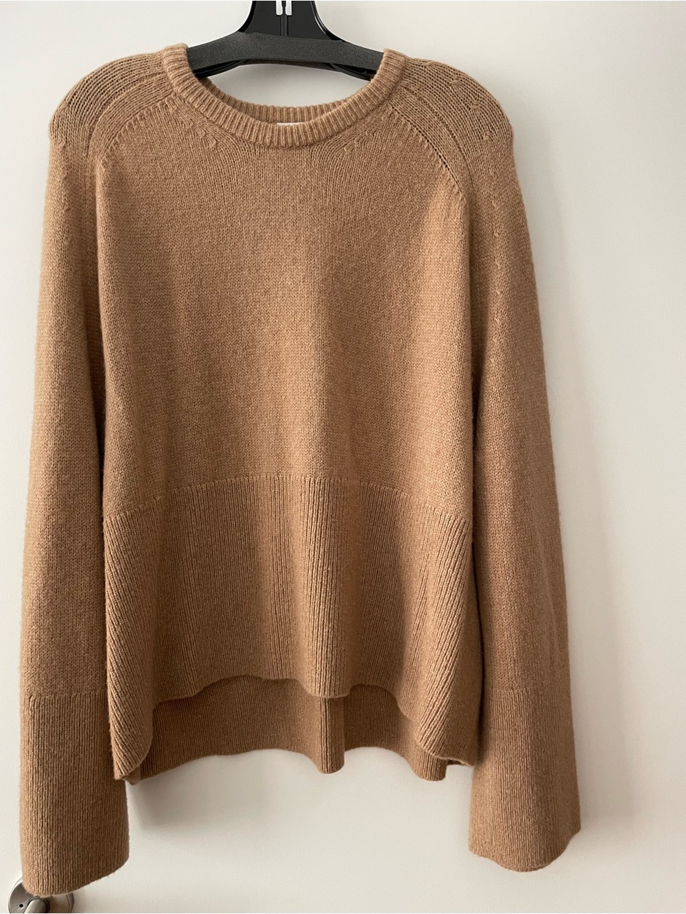 Toteme chunky wool/camel sweater. In color caramel, size XS.Excellent condition!